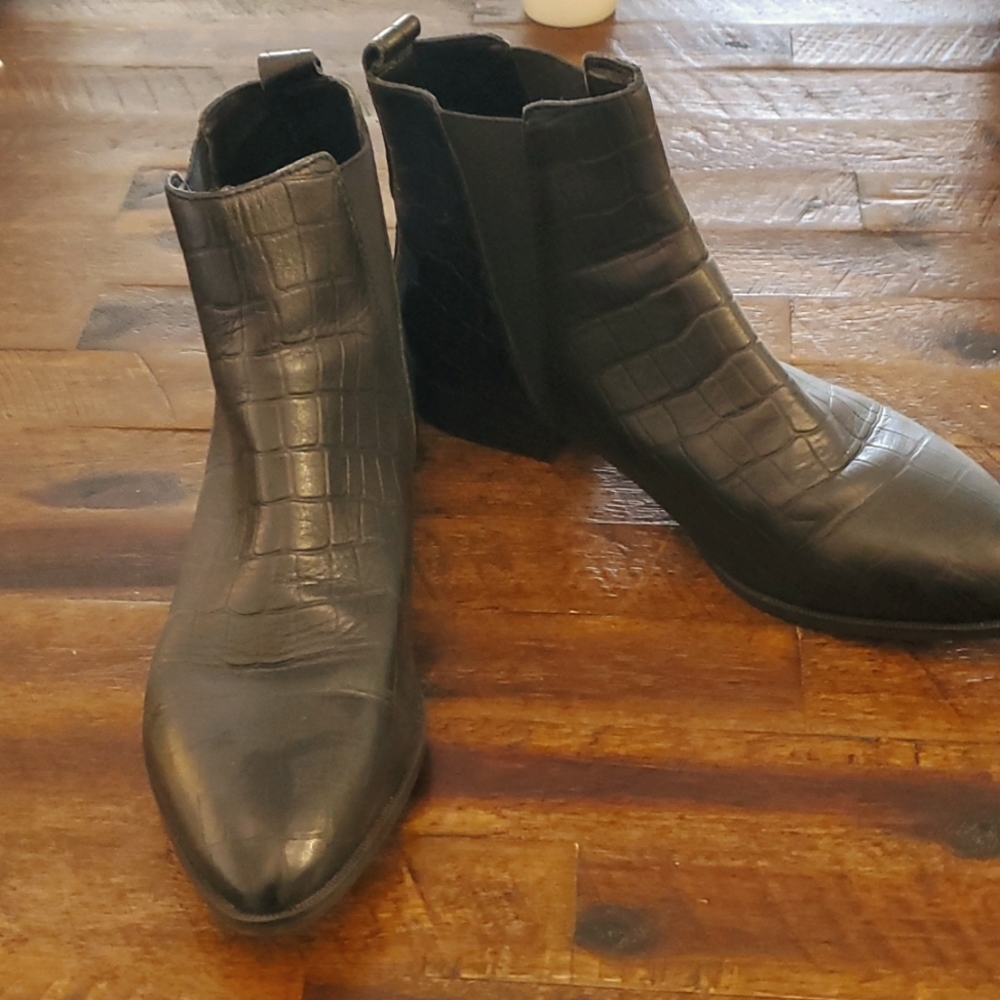 Rare Earth Black Leather Ankle Boots Size 40
